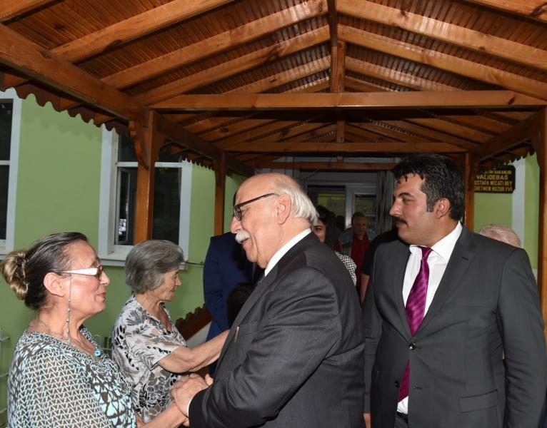 Minister of National Education Nabi Avcı visited the retired teachers at the Validebağ Mustafa Necati Bey Nursing Home for Teachers.